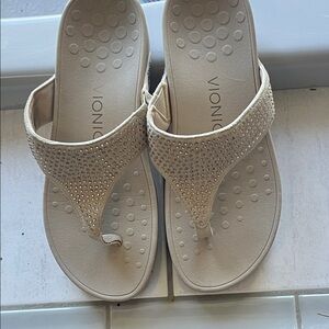 Vionic Women's Cream Rhinestone Thong Sandals